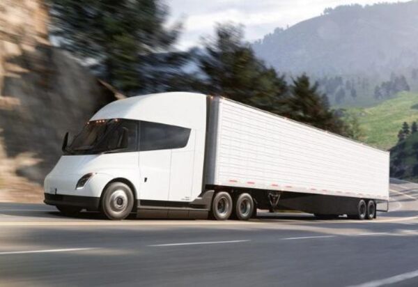 Tesla divulga imagens atualizadas do caminhão elétrico Semi Revista