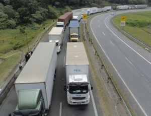 Caminhões e a paralisação