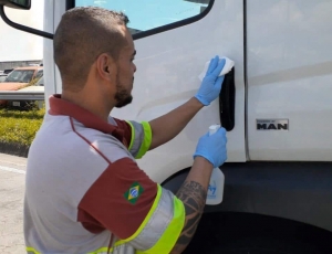 Serviço gratuito para higienização de cabine dos caminhões na Dutra