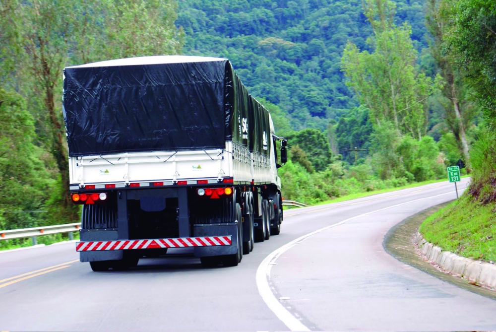 Demanda por transporte rodoviário de cargas no Brasil tem melhor nível desde março, segundo DECOPE