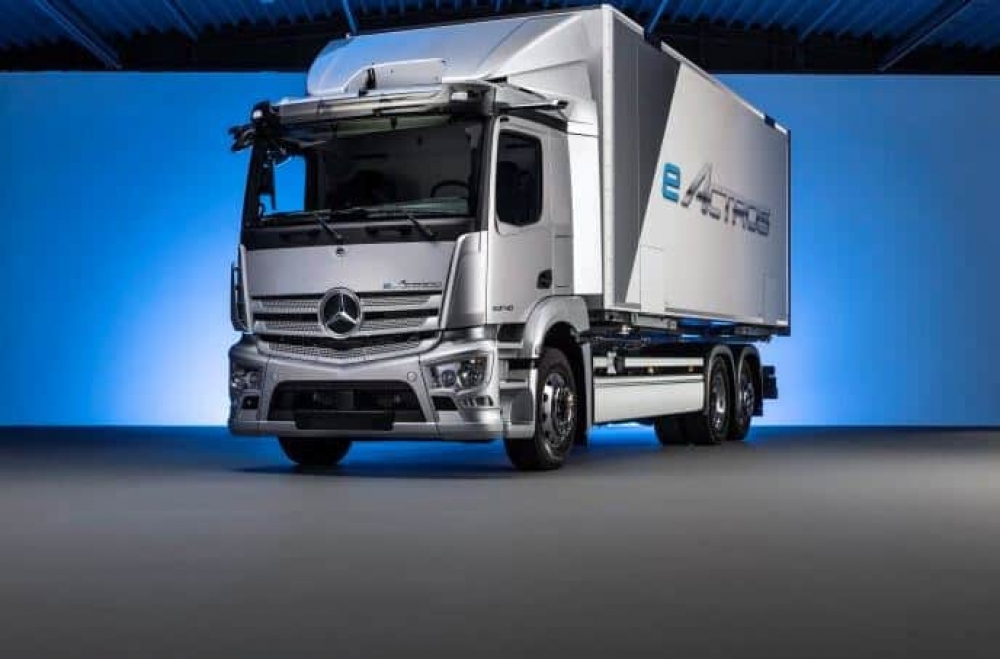 Daimler Trucks faz estreia mundial do caminhão-conceito movido a células de combustível