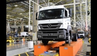 Mercedes-Benz encerra produção do Atron 1635 e apresenta o Axor como seu sucessor