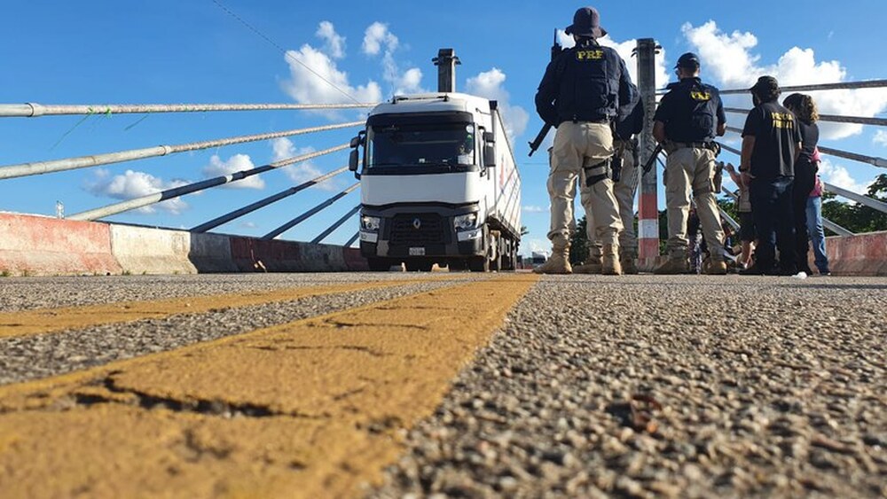 Feriado: começa a operação da PRF para restringir tráfego de caminhões nas rodovias federais 