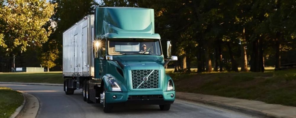 EUA: Volvo aposta nos elétricos para entregas na fábrica de montagem da Volvo Trucks em Virgínia