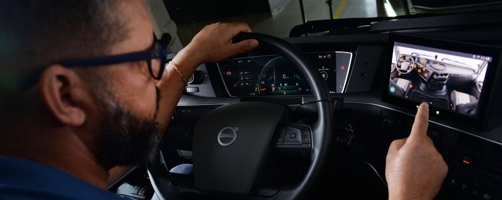 Tecnologia: Volvo lança Manual do Motorista 100% digital com acesso via smartphone