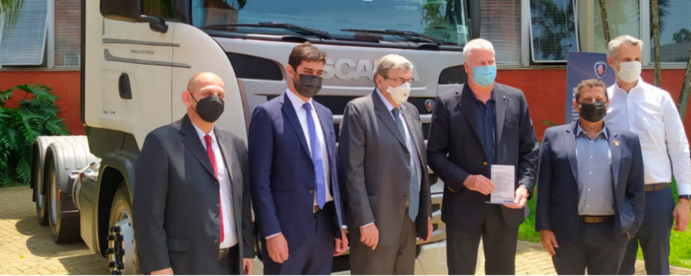 Sest Senat ganha Scania R 450 e reforça a formação de motoristas