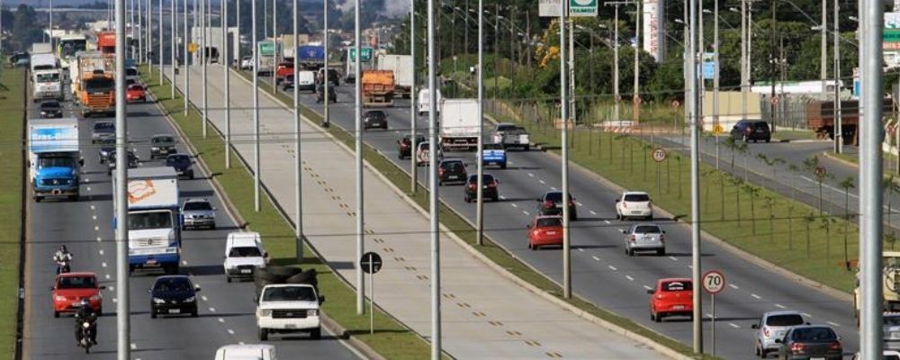 Em Curitiba, restrição ao tráfego de caminhões na Linha Verde é retomada