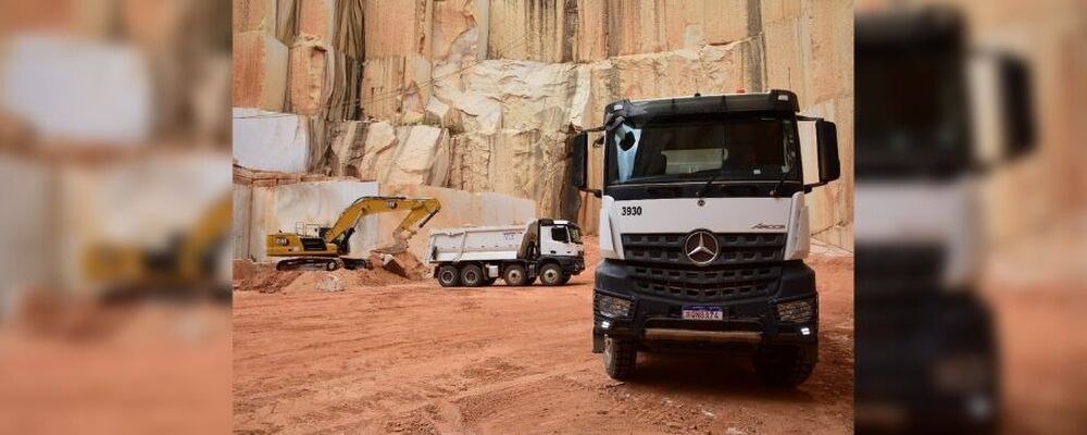 Avaliação: Mercedes-Benz Arocs comprova força, conforto e segurança  