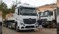 José Marianelli dirige Actros 2651 com orgulho, levando rochas ornamentais 