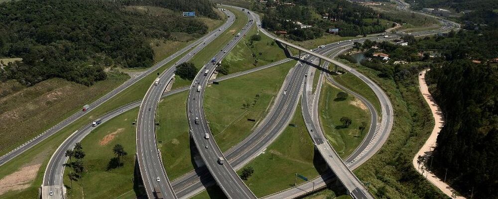 Rodovia dos Bandeirantes completa 44 anos hoje