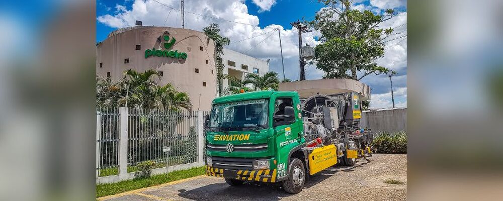 Abastecimento de aeronaves no Aeroporto de Manaus com VW e-Delivery 100% elétrico