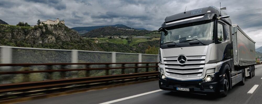 Daimler Truck realiza primeiros testes de altitude com caminhão de célula de combustível