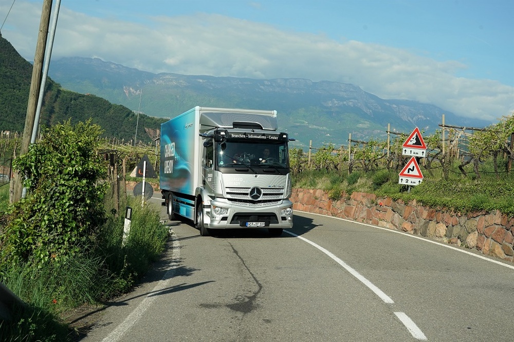 Mercedes-Benz eActros elétrico completa turnê de 5.000 km na Europa