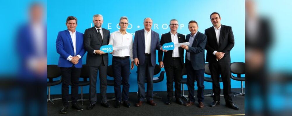 Iveco entrega caminhões e ônibus do Programa Renovação de Frota 