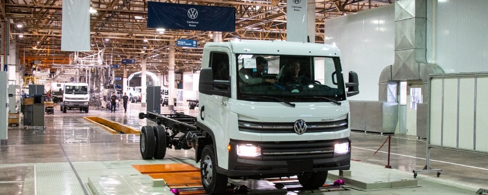 Volkswagen Caminhões e Ônibus inicia produção de veículos na Argentina