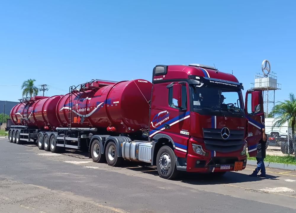 Ademir Transportes renova frota e adquire caminhões Mercedes-Benz Actros 2653