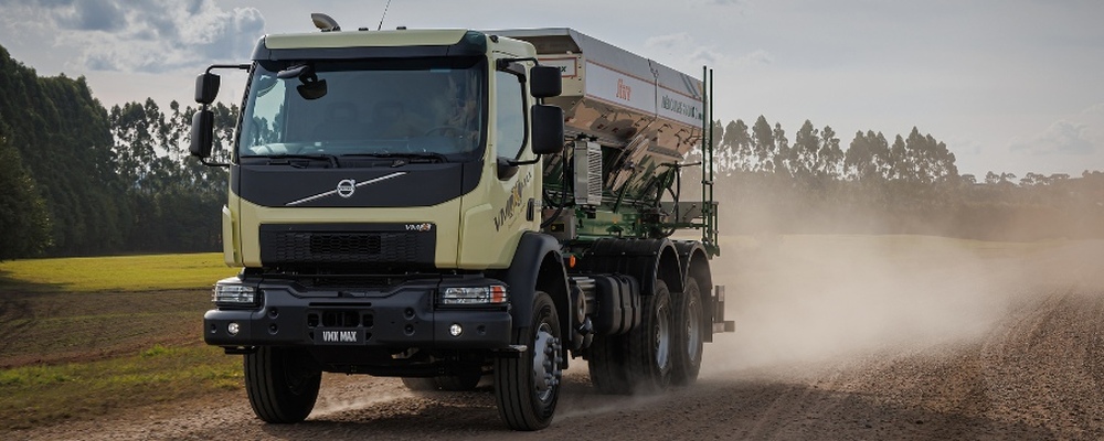 Tracbel apresenta toda a sua linha de caminhões e máquinas no Norte do Brasil