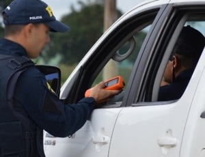 A cada 10 minutos um motorista desrespeita a Lei Seca no Brasil