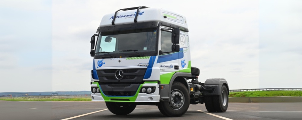 Mercedes-Benz lança caminhões movidos por controle remoto