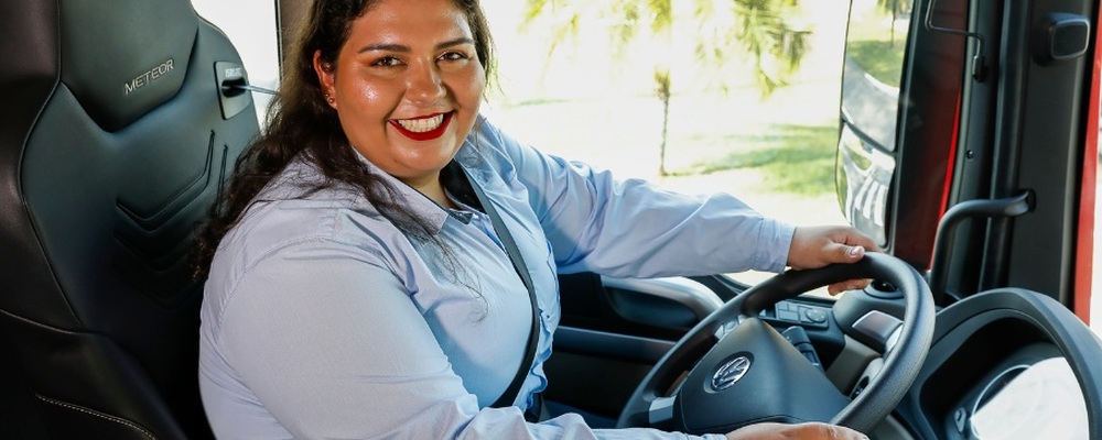 Volkswagen Caminhões e Ônibus expande frota testada por mulheres