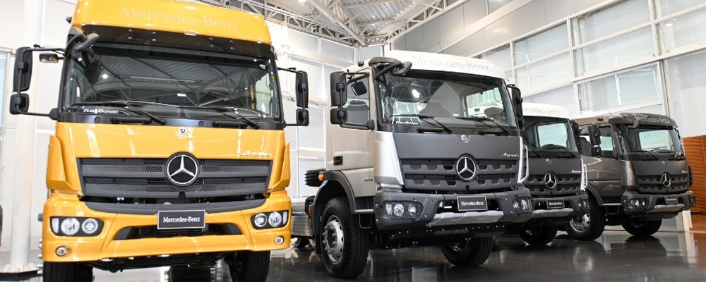 Mercedes-Benz expande sua linha de caminhões e lança novos modelos do Atego 