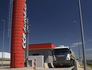 Scania Brasil e Chemours celebram aliança para mobilidade sustentável